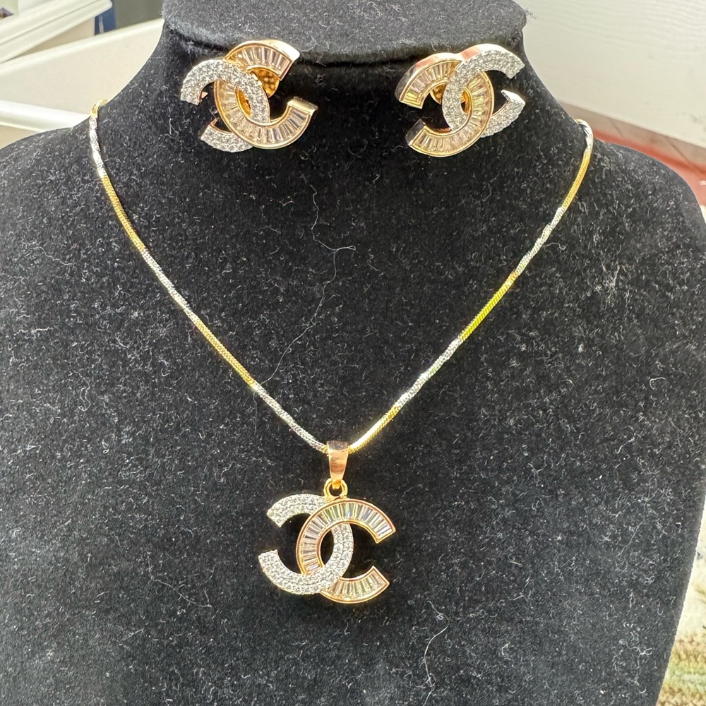 Elegant Gold and Silver Jewelry Set